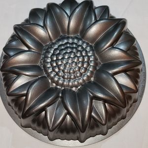 Nordic Ware Sunflower Pan